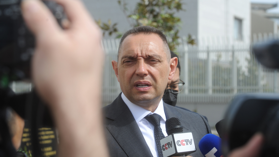 VULIN ODGOVORIO ZORANI MIHAJLOVIĆ Onaj ko je podržao rezoluciju po kojoj su Srbi genocidan narod, nije prijatelj Srbije
