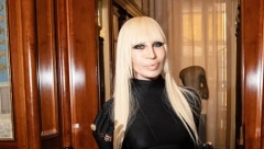 BRITNI JE IMALA POSEBNU VENČANICU Donatela Versaće potrudila se da ona izgleda kao princeza, pa joj poručila: Britni, volimo te! (FOTO)