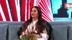 PORODILA SE NAŠA PEVAČICA Partnera krije od javnosti, a sinu dala ime sa moćnim značenjem!