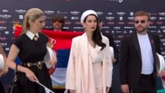 PITALI JE ZAŠTO PEVA NA SRPSKOM? Konstrakta jedina u polufinalu nema pesmu na engleskom, evo šta je odgovorila na otvaranju Evrovizije (VIDEO)