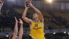 JEZIVA POVREDA HRVATSKOG KOŠARKAŠA Dobio udarac u glavu, lekari ga uspavali na parketu - hitno prebačen u bolnicu