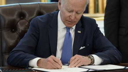 BAJDEN HITNO POTPISAO VAŽAN UKAZ Evo šta to znači za Ukrajinu (FOTO/VIDEO)