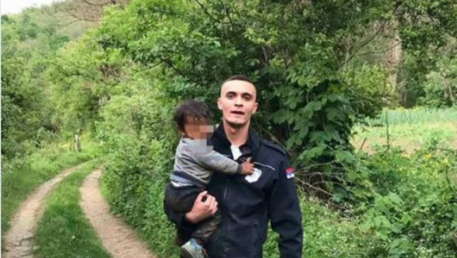 BRIGA O DECI I NJIHOVOJ BEZBEDNOSTI PRIORITET ZA MUP SRBIJE! Ovo je policajac Uroš iz Bora koji je našao nestalog mališana