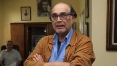 VOJA BRAJOVIĆ UŽIVA NA PRIMORJU Legendarni glumac uhvaćen u društvu ove koleginice, a evo i ko im je pravio društvo