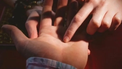 SLAVNA VIDOVNJAKINJA OTKRIVA Ako imate ovaj znak na dlanu, predodređeni ste za velike stvari