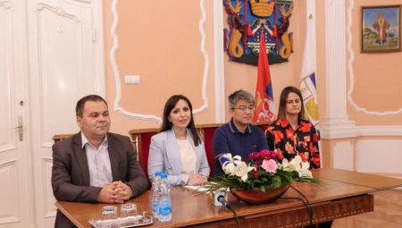 KINESKA KOMPANIJA GRADIĆE FABRIKU OD 100.000 M² Ugovor upravo potpisan u Rumi!
