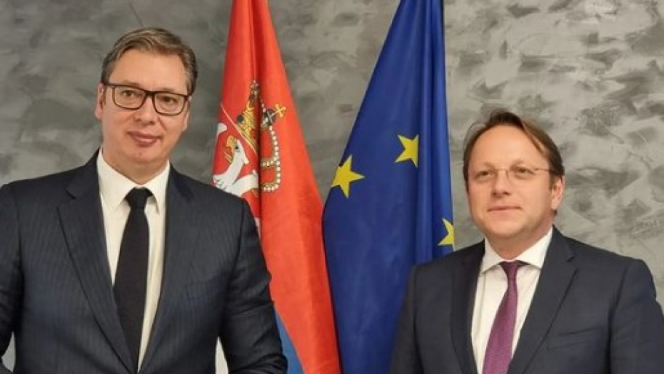 Evropski komesar za proširenje Oliver Varhelji posetiće u ponedeljak Beograd
