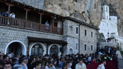 KADA POĐETE NA OSTROG OBAVEZNO PONESITE OVO Iz manastira ne valja ništa uzimati, a po povratku...