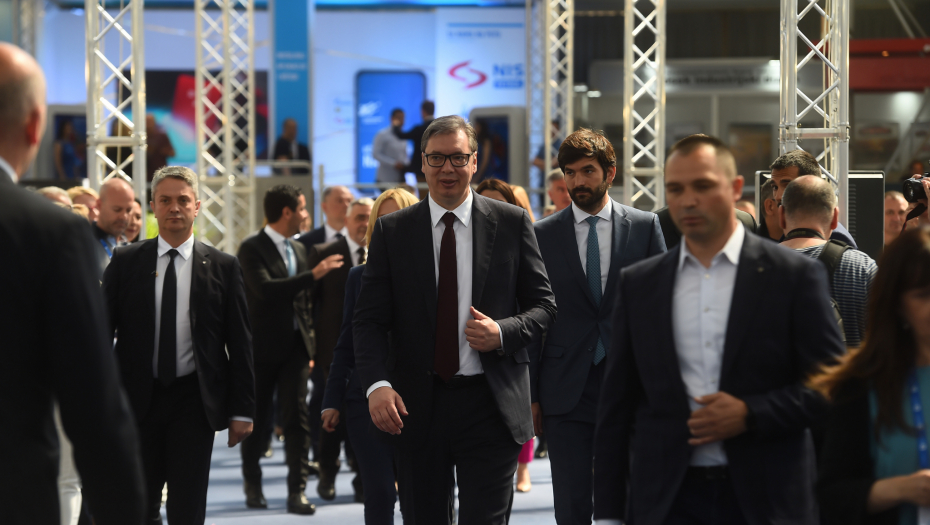 "NAĐITE NEKOGA KO ĆE DA ISPUNJAVA VAŠE INTERESE, JA NEĆU!" Vučić zagrmeo: Svi misle da imaju pravo da naređuju Srbiji, ali to se neće desiti