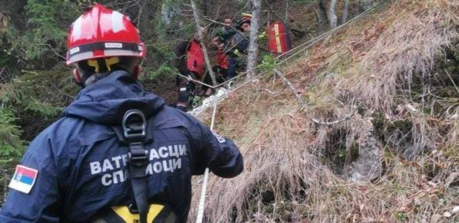 DRAMA NA DIVČIBARAMA SE NASTAVLJA Evo u kakvom je stanju Ognjen (13) koji je pao sa litice