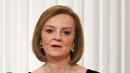 HAOS I RASULO U LONDONU Elizabet Tras prekinula put na sastanak G20 i vraća se