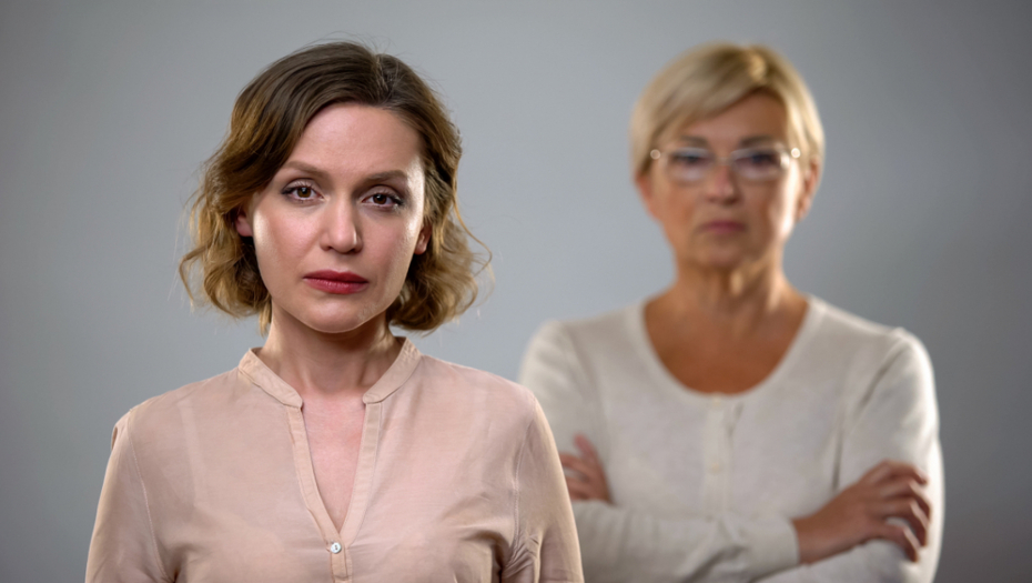 UZIMALA MI DONJI VEŠ I NOSILA KOD VRAČARE Beograđanka napustila muža zbog njehove majke, a njemu ostavila spisak zlodela koje joj je učinila svekrva