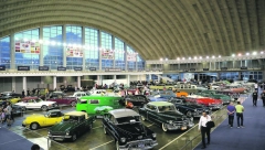 DVA BMW-A VREDE MILION I PO EVRA Najskuplji automobili na Sajmu nisu u Hali 1 i stariji su od 60 godina (FOTO)