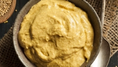 SENF MOŽETE NAPRAVITI I SAMI Uz par jednostavnih sastojaka biće prosto neodoljiv, savršen dodatak za sve Božićne delicije