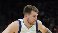 BRUTALNI DONČIĆ Nestvarna partija Slovenca, upisao novi tripl-dabl u pobedi Dalasa (VIDEO)