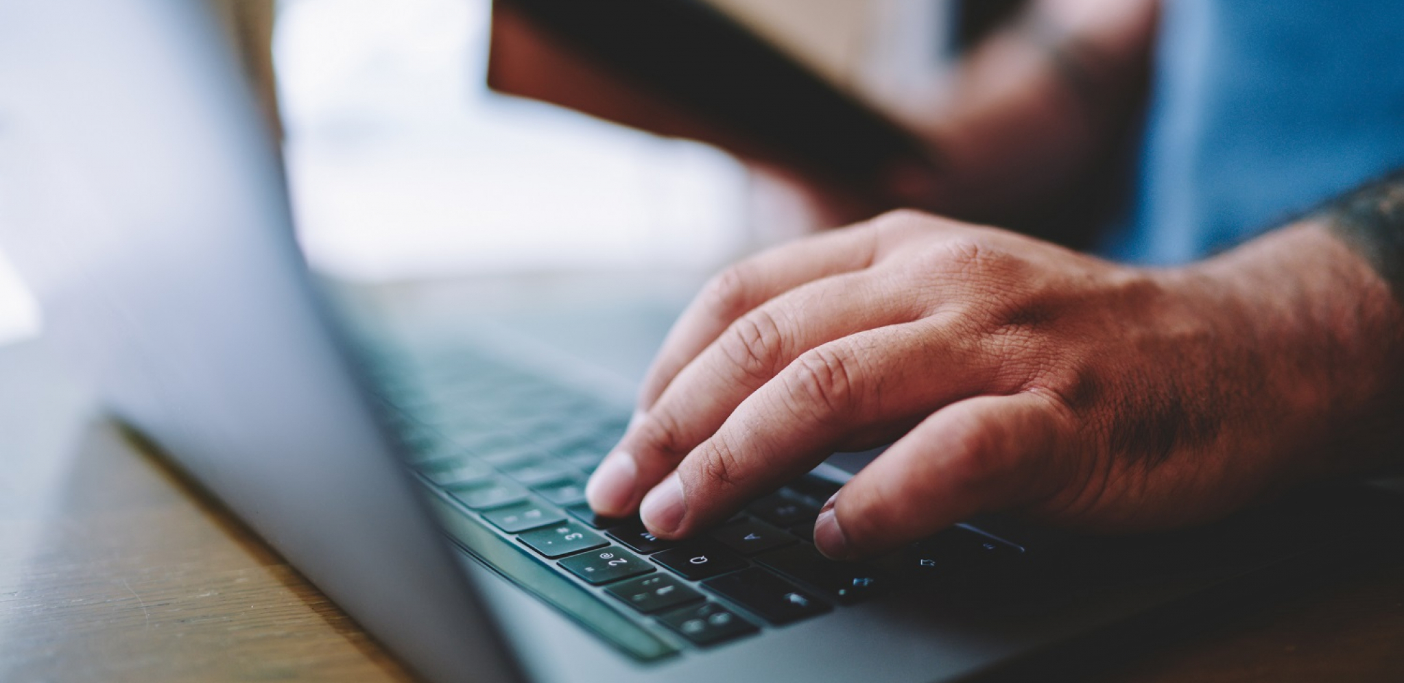 SRBI SE MASOVNO VRAĆAJU IZ INOSTRANSTVA! Informatičari i građevinari najmanje čekaju na posao!