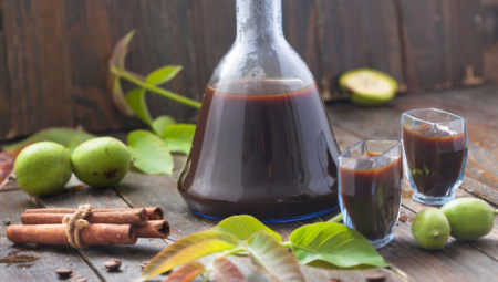 STARI RECEPT ZA ORAHOVAČU Napravite sami najbolji liker od mladih oraha