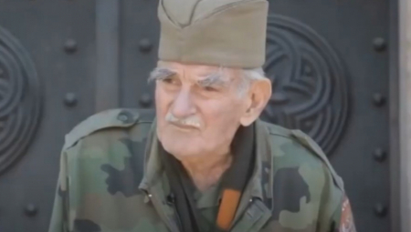 KAD JA POĐEM, I ONA ĆE SA MNOM Deda Đorđe bez ovog simbola srpskog seljaka nikada nije izašao iz kuće