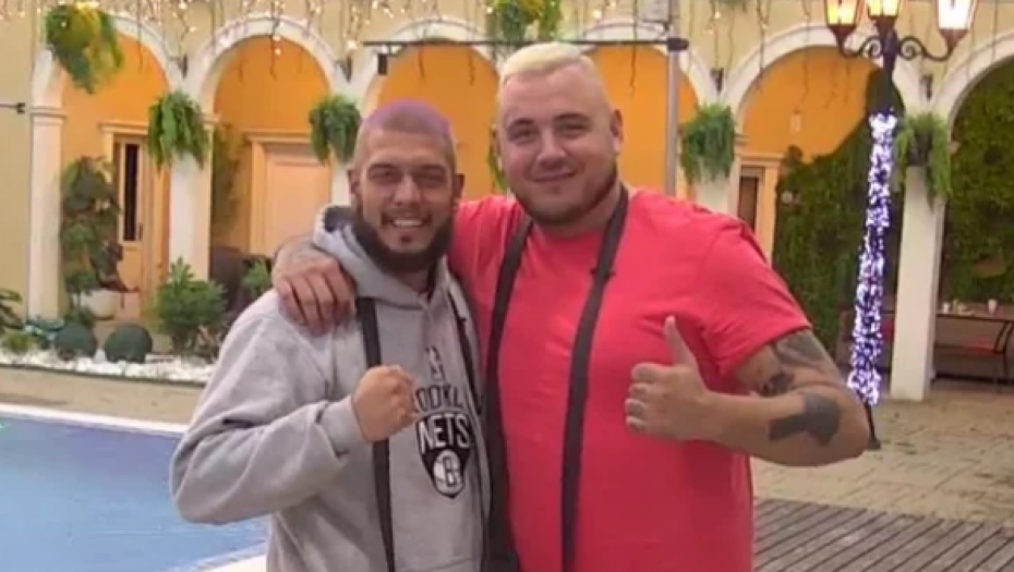 POPUCAĆE MU SVE Dejan i Car probali odelo za svadbu, a komentari za Filipa i košulju su tek urnebesni (FOTO)