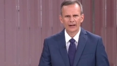 DRAMA U STUDIJU Voditelj RTS-a zaboravio ko igra finale Lige Evrope, evo kako je pokušao da se izvuče (VIDEO)