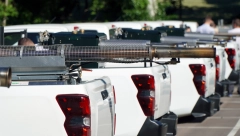 NAPADNUTI RADNICI "GRADSKE ČISTOĆE" DOK SU PRSKALI KOMARCE Stanari s Zvezdare ih gađali sa krova