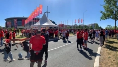 UZAVRELA ATMOSFERA PRED START F4 Navijači Olimpijakosa obojili Beograd u crveno-belo (VIDEO)