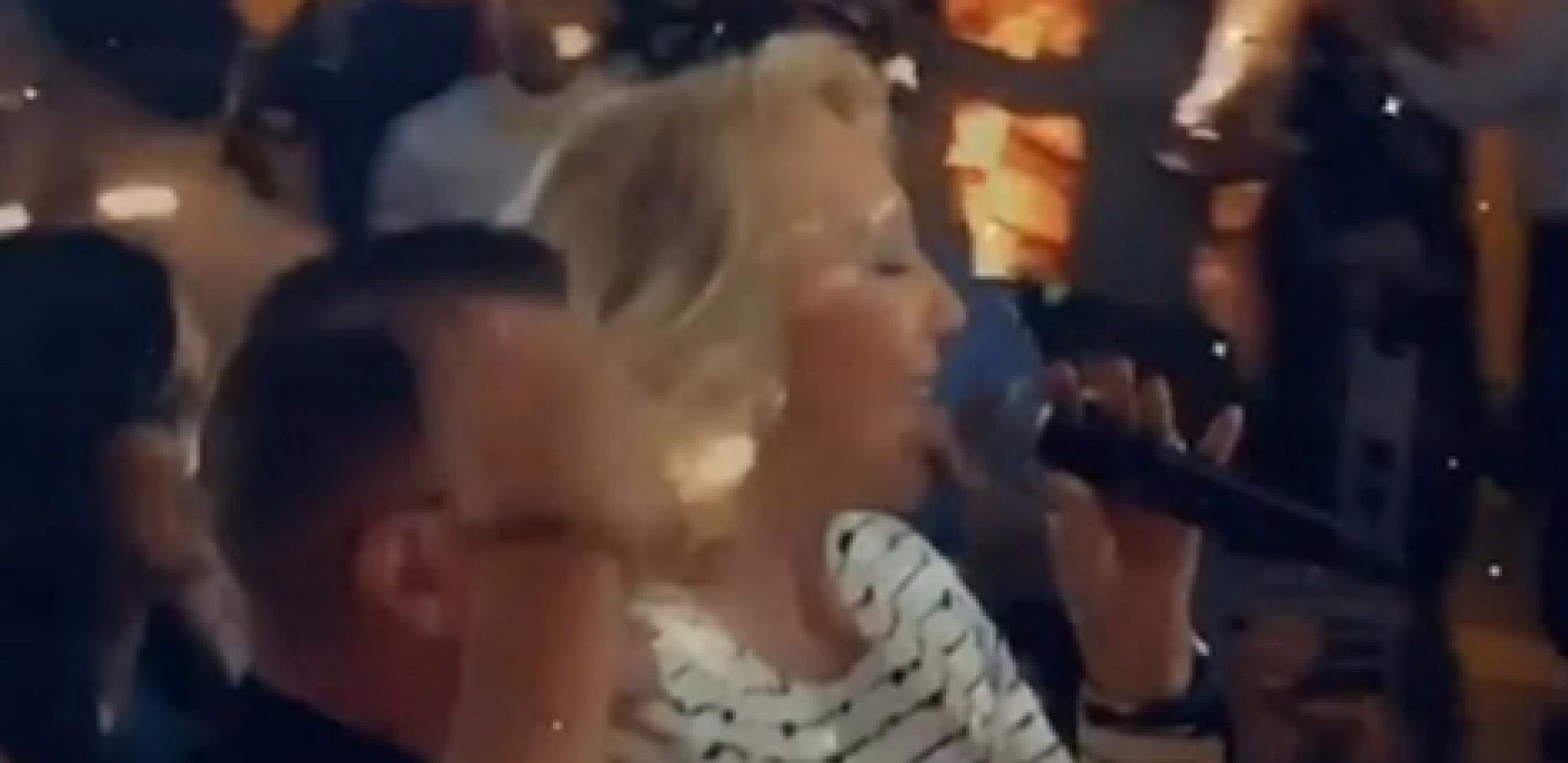 BRENA PRVO ZAPEVALA, PA POVELA KOLO Haos na svadbi sina Suzane Jovanović, pevačica dovela atmosferu do usijanja, Popović ne štedi pare (VIDEO)
