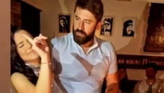 RAĐENOVA DEVOJKA ZABLISTALA U ŠLJOKICAMA Milica Ristić se ludo provodila na proslavi svog rođendana, a pao je i poljubac sa vaterpolistom (FOTO)