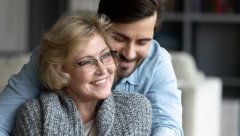 JUNG JE TVRDIO DA NIKO NE MOŽE DA UNIŠTI MUŠKO DETE KAO MAJKA „Dečak postaje pravi zreo muškarac samo ako ovo uradi“