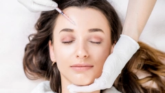 HIT TRETMAN KOJI IZDUŽUJE RAMENA I VRAT "Barbi botoks" zaludeo milione žena širom sveta