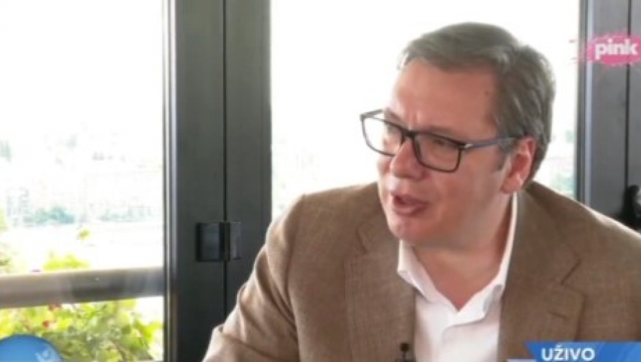 OVIM LJUDIMA SE MOŽE, ONI MOGU DA IZGOVORE ŠTA HOĆE Vučić o napadima na njega da plaši građane krizom zbog rata u Ukrajini (VIDEO)