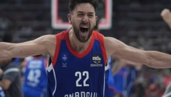 DOBAR START ŠAMPIONA EVROPE Efes srušio Galatasaraj, Micićevih 10 poena u derbiju kola