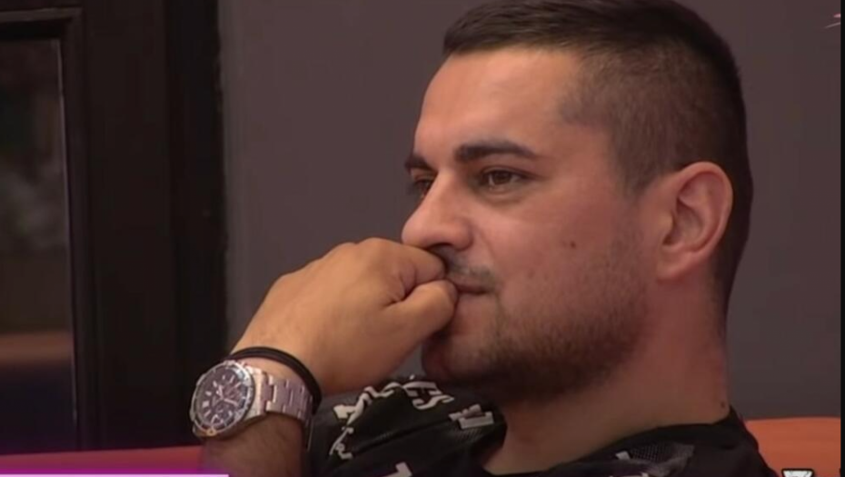 STIGAO U POSETU MILJANI Bebica vidno neraspoložen, nosi pune kese stvari, rekao samo jedno o Kulićevoj