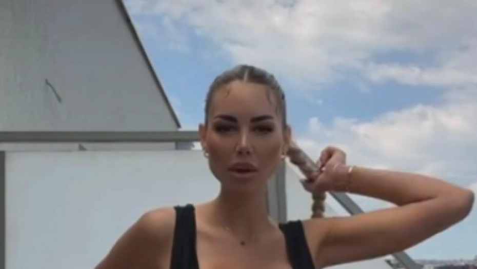 IVA NA UDARU ZBOG NOVIH SILIKONA Pobednica Zadruge prolazi kroz haos nakon što je uradila iste grudi kao i Ana Korać (VIDEO)