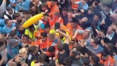 HAOS Navijači Sitija uleteli na teren, nastala opšta ludnica, igrače jedva izvukli (VIDEO)
