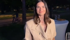 NASTAVLJA SE BAHATO PONAŠANJE MARIJE KARAN Poznata glumica odbila da odgovori na pitanje novinara (VIDEO)