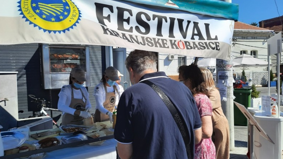 FESTIVAL KRANJSKE KOBASICE NA PIJACI „ĐERAM“