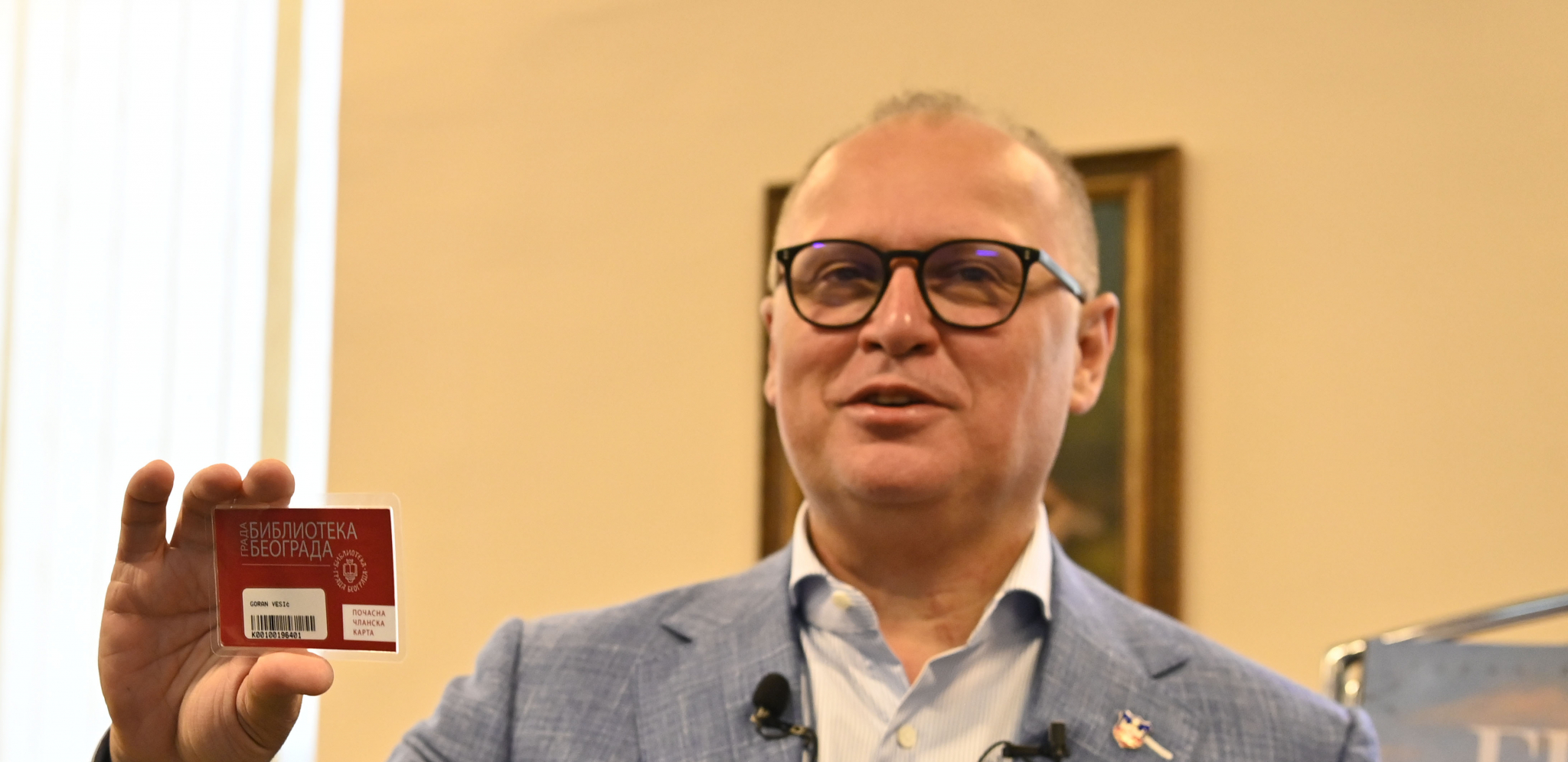 Goran Vesić poklonio svoju drugu knjigu Biblioteci grada Beograda (FOTO)