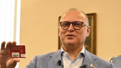Goran Vesić poklonio svoju drugu knjigu Biblioteci grada Beograda (FOTO)