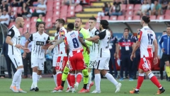 PARTIZAN U NEOBIČNOM PROBLEMU Crno-belima zabranjena registracija igrača zbog duga prema Zvezdi