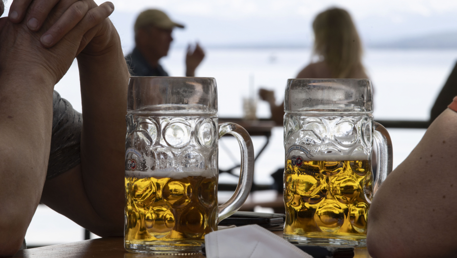 BRITANSKI PIVARI U POSLOVNOM PROBLEMU Pabovima u Velikoj Britaniji potrebna pomoć države, evo o čemu je reč