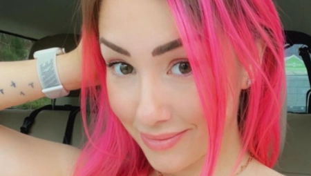 "MAMA MI JE KUPILA NOVE, VELIKE GRUDI" Sofija sada mnogo više zarađuje, tvrdi da je ovo ulog u budućnosti!