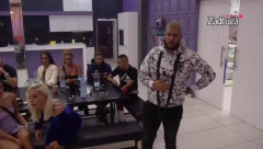 MOGU SLIKU DA MU URAMIM, AKO MOJI VEĆ NISU Dejan urnebesnim izjavama komentarisao odnos Dalile i Cara, ona šokirana(VIDEO)