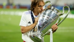 GDE ĆE NA KRAJU ZAVRŠITI HRVAT? Modrić doneo odluku, na stolu je imao nekoliko bogatih ponuda