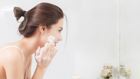 NAVIKA KOJA SPREČAVA POJAVU BORA: Spremite čaj koji vraća blistavost licu, pije se ujutru pre obroka