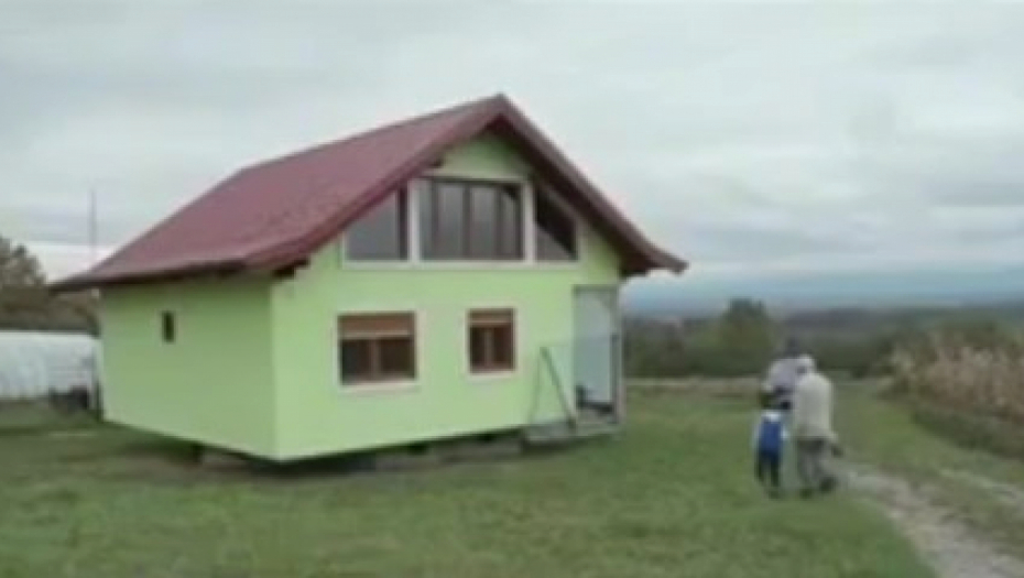 ČUDO NEVIĐENO U REPUBLICI SRPSKOJ Domaćin sagradio dom iz snova - rotirajuću kuću (VIDEO)