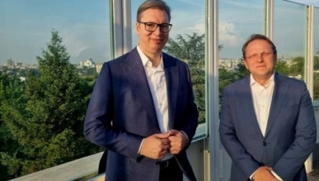 VUČIĆ RAZGOVARAO SA VARHELJIJEM: Sa velikim prijateljem Srbije o budućnosti naše zemlje! (FOTO)