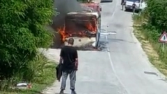 POTPUNO IZGOREO AUTOBUS KOD KNJAŽEVCA Nesreća se dogodila na putu ka Babinom Zubu (VIDEO)