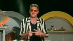 OTIŠAO IZ SRBIJE, TAKSIRAO U BEČU Legendarni voditelj je prošao kroz golgotu, dane provodio na pijaci, a sada se vraća da vodi rijaliti i osvoji male ekrane