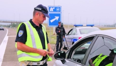 FALSIFIKOVANI NOVAC MENJALI U ŠAPCU I LOZNICI Granična policija uhapsila državljane Bosne i Hercegovine